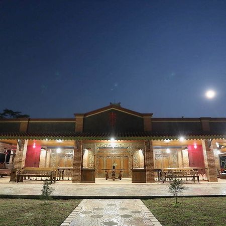 Hotel Melva Balemong Semarang Esterno foto