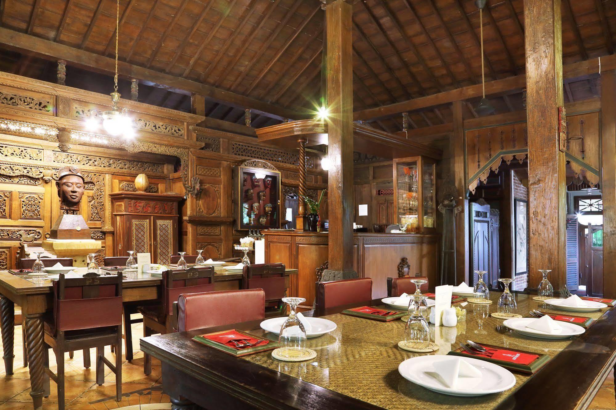Hotel Melva Balemong Semarang Esterno foto
