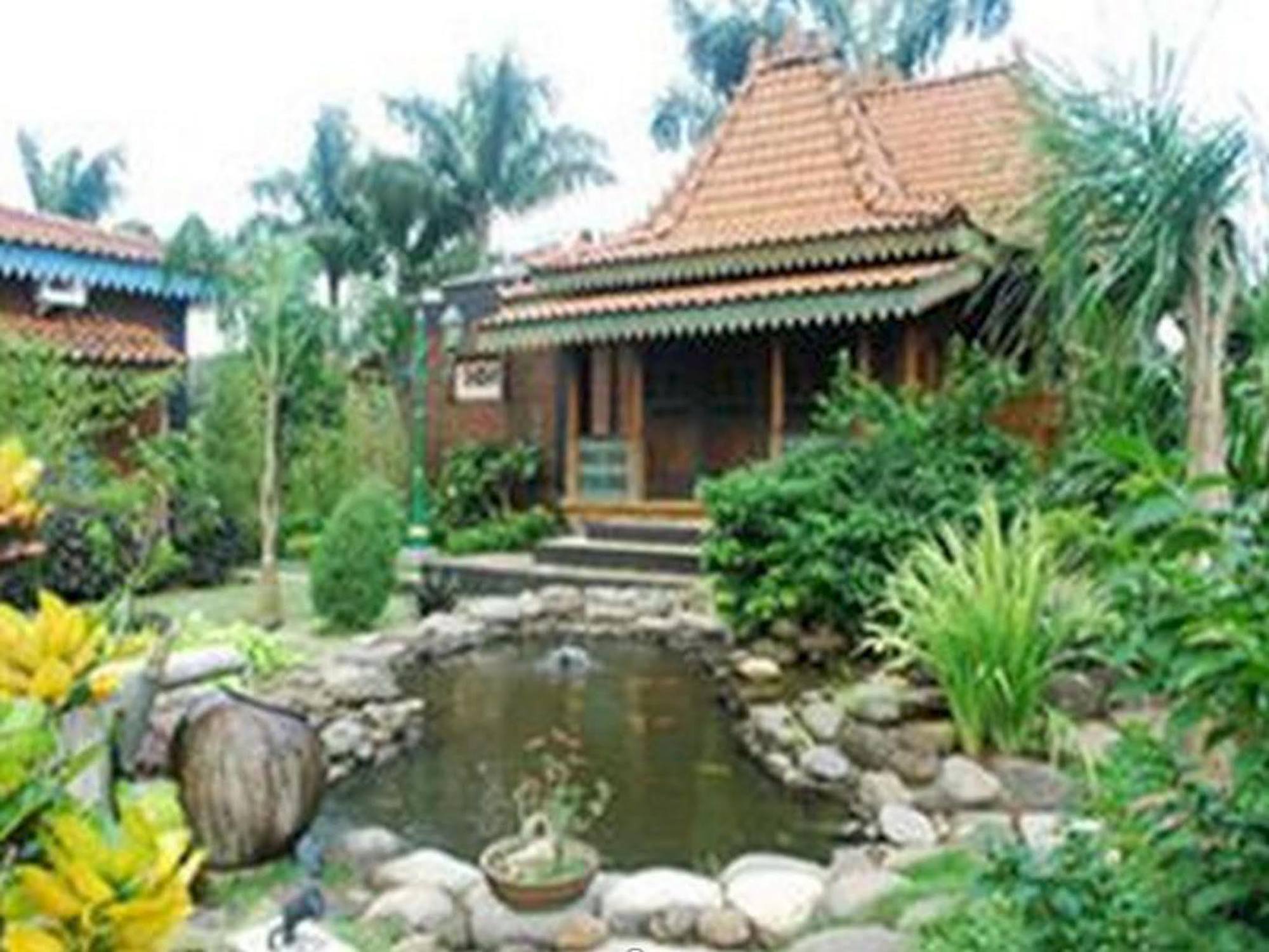 Hotel Melva Balemong Semarang Esterno foto