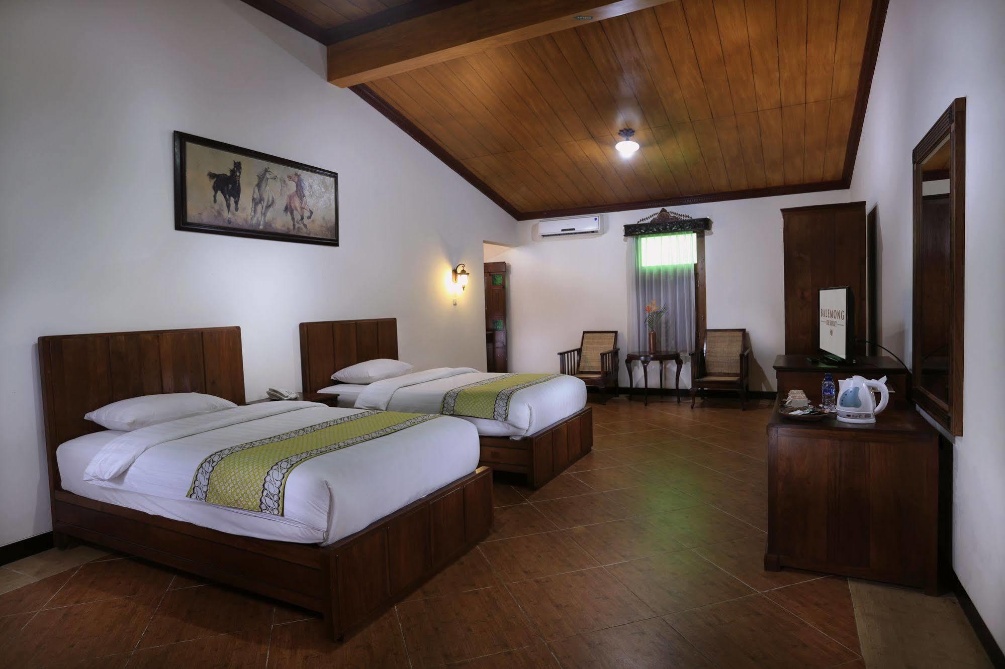 Hotel Melva Balemong Semarang Esterno foto