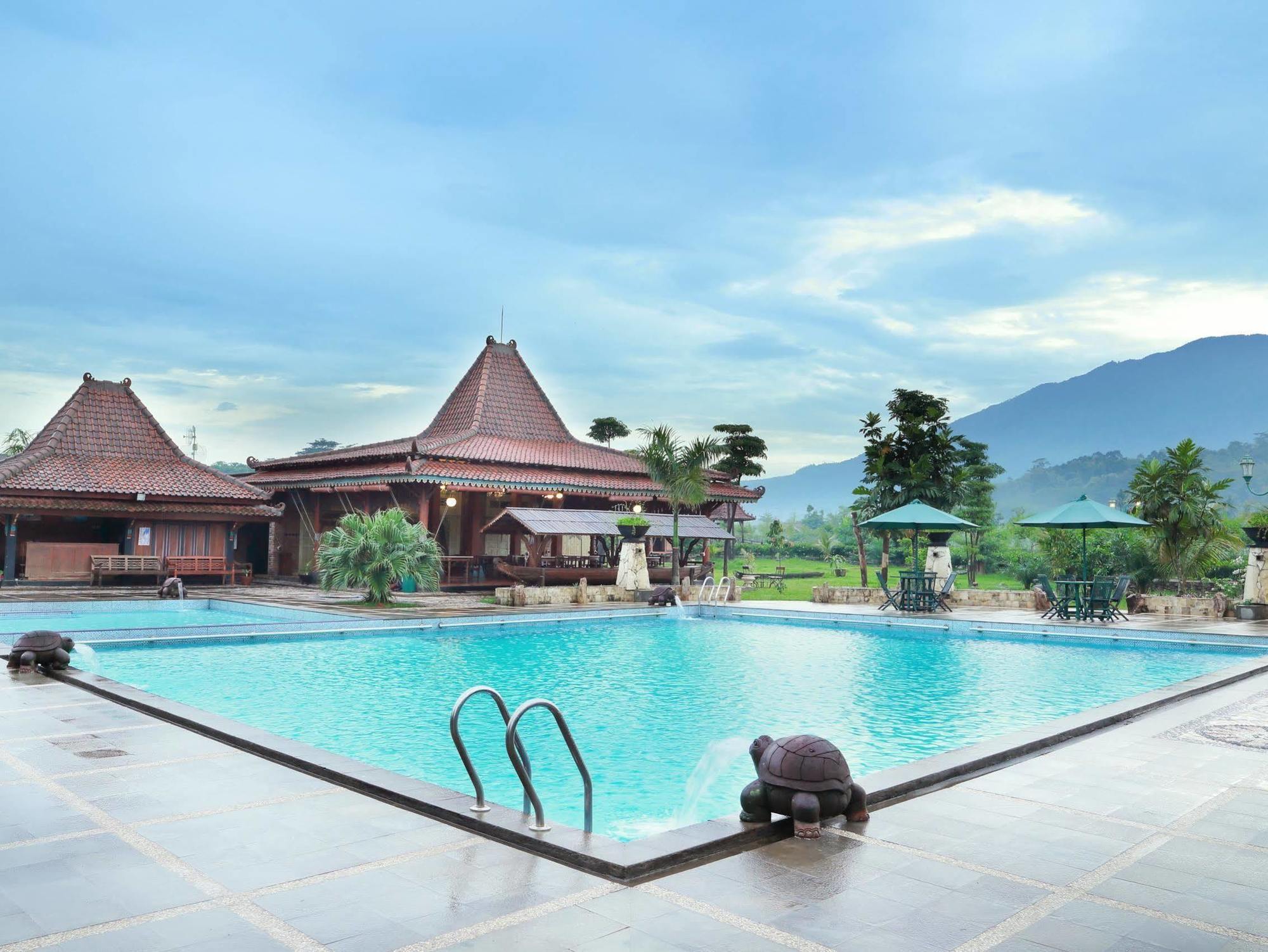 Hotel Melva Balemong Semarang Esterno foto