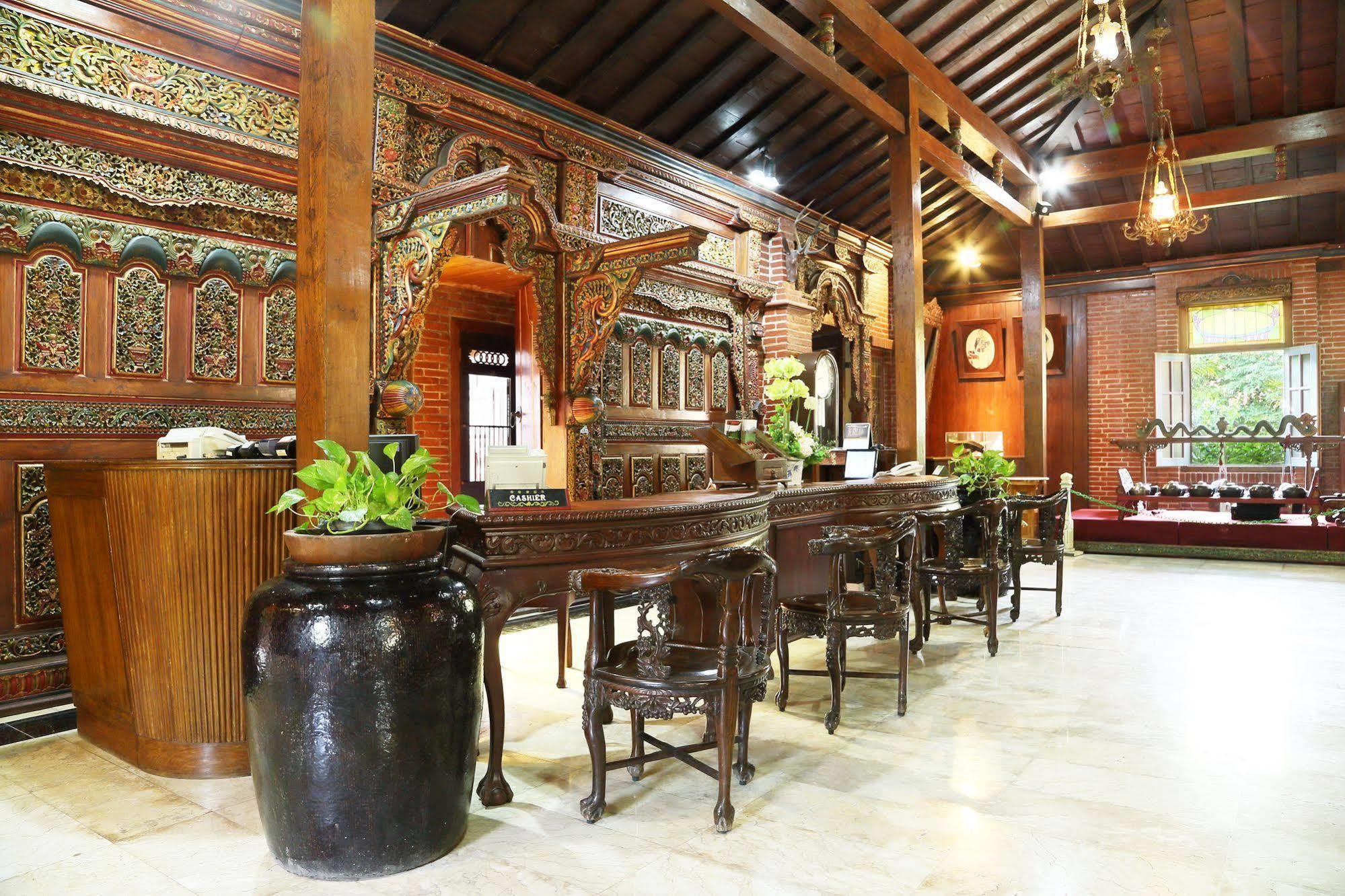Hotel Melva Balemong Semarang Esterno foto