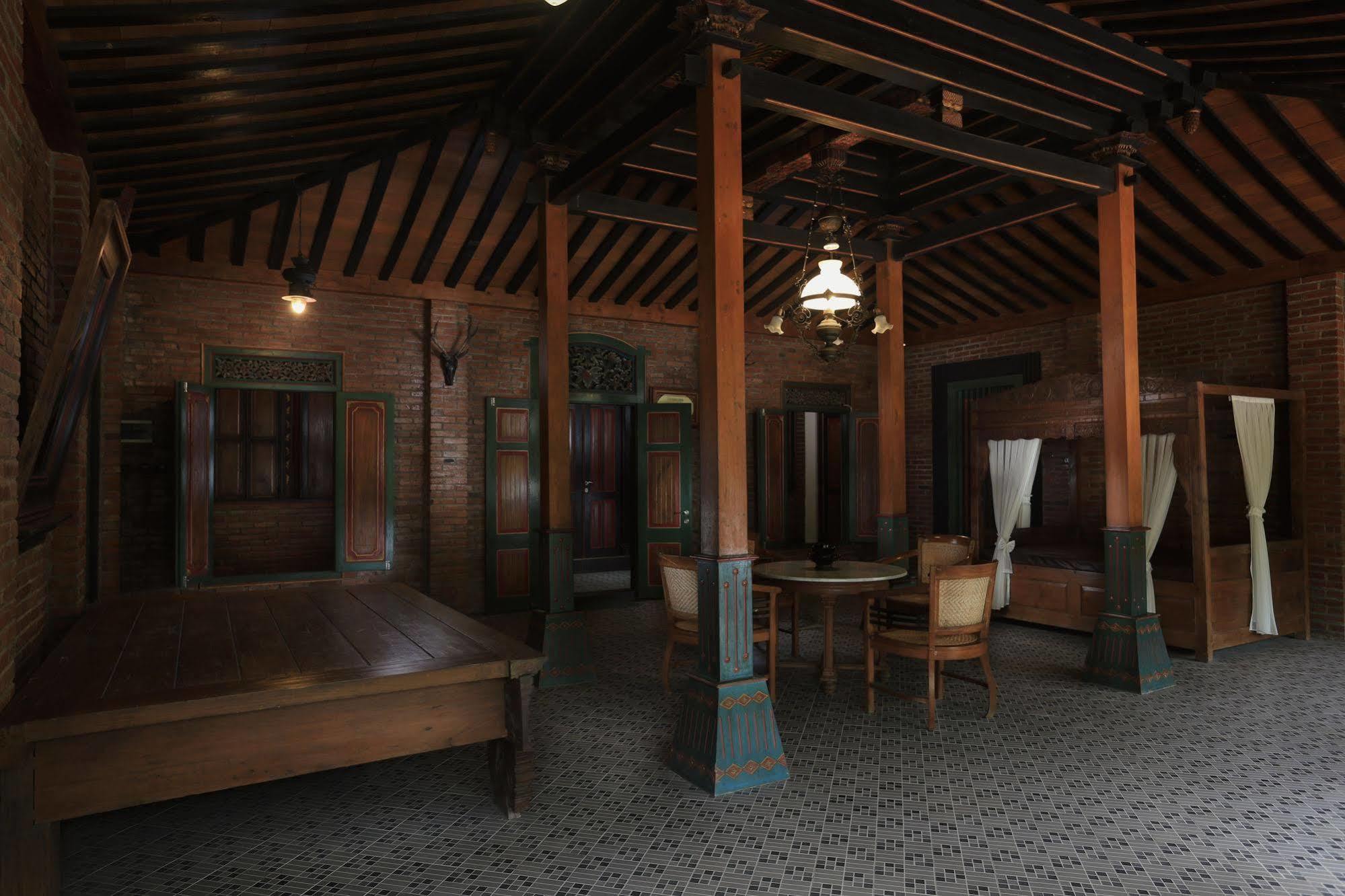 Hotel Melva Balemong Semarang Esterno foto