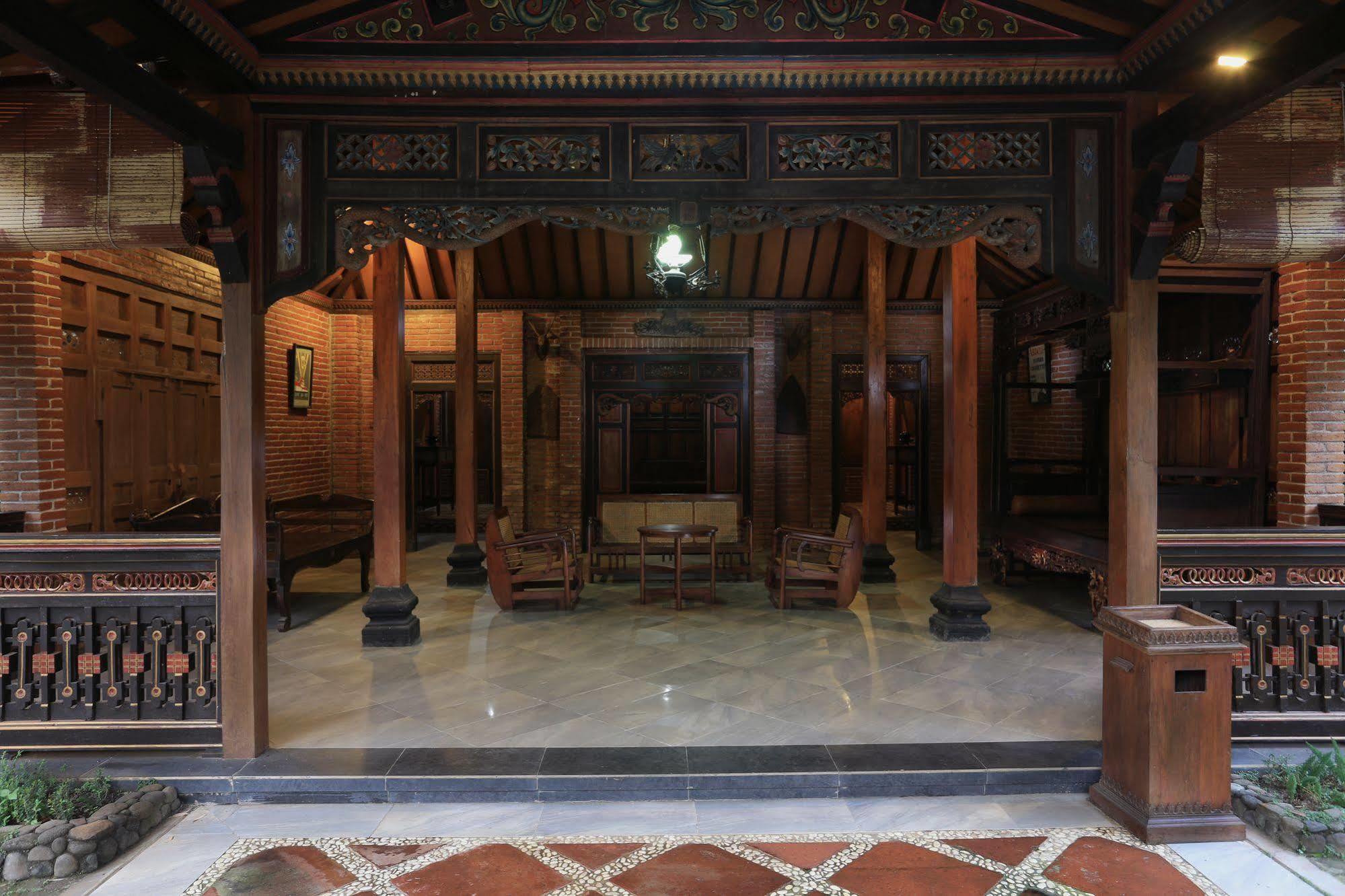 Hotel Melva Balemong Semarang Esterno foto