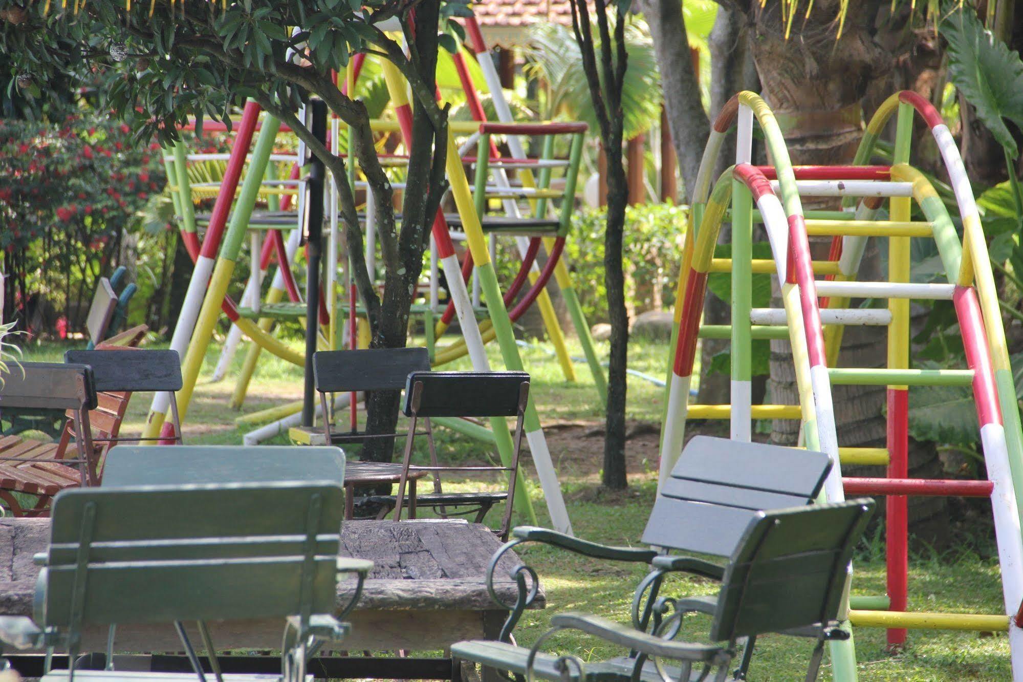 Hotel Melva Balemong Semarang Esterno foto
