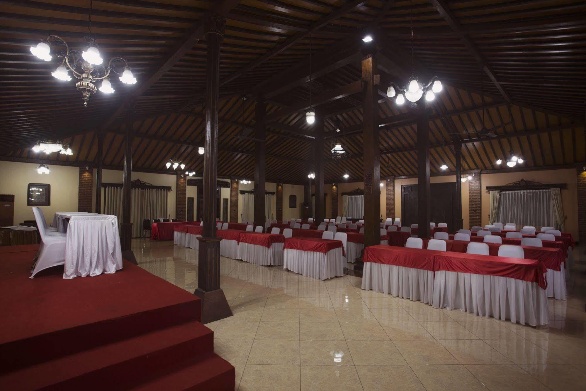 Hotel Melva Balemong Semarang Esterno foto