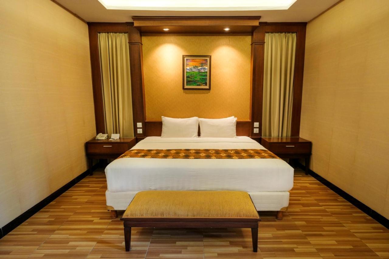 Hotel Melva Balemong Semarang Esterno foto